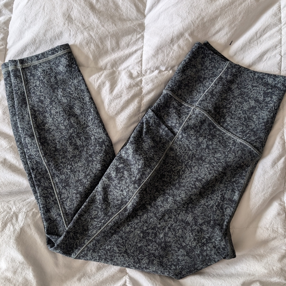 Athleta salutation stash pocket tight